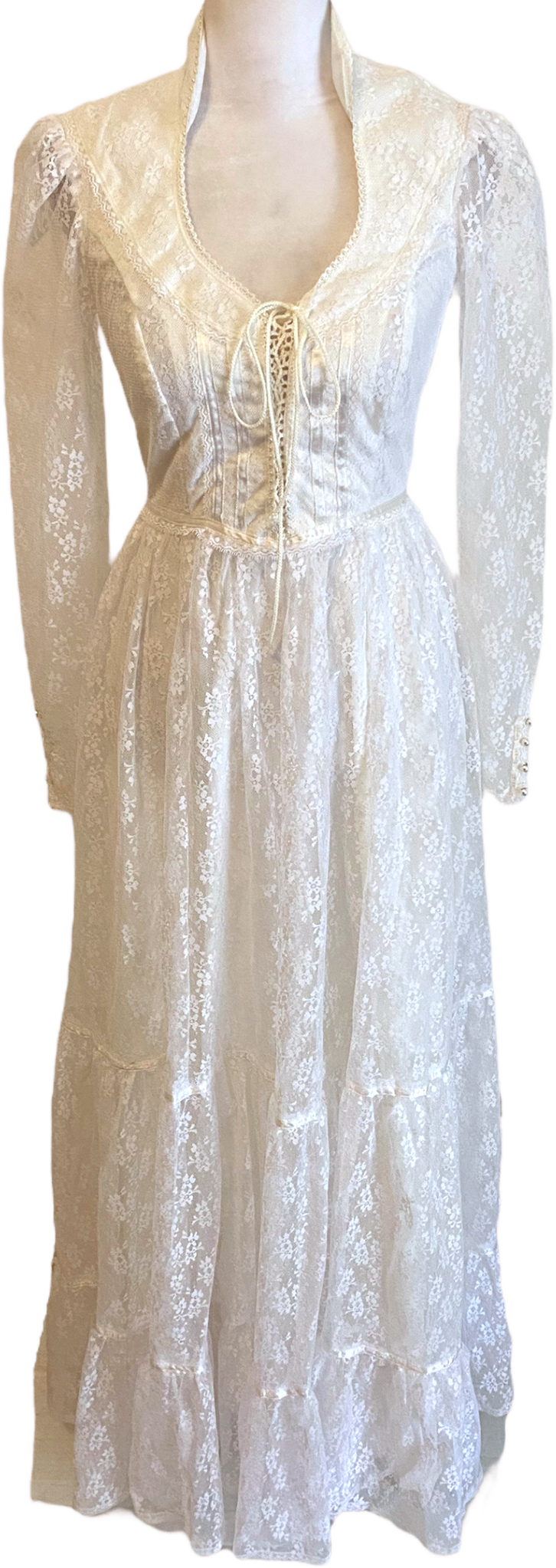 Vintage 70s/80s White Floral Lace Pearl Neckline Lace Up Dress By Gunne Sax Shop THRILLING
