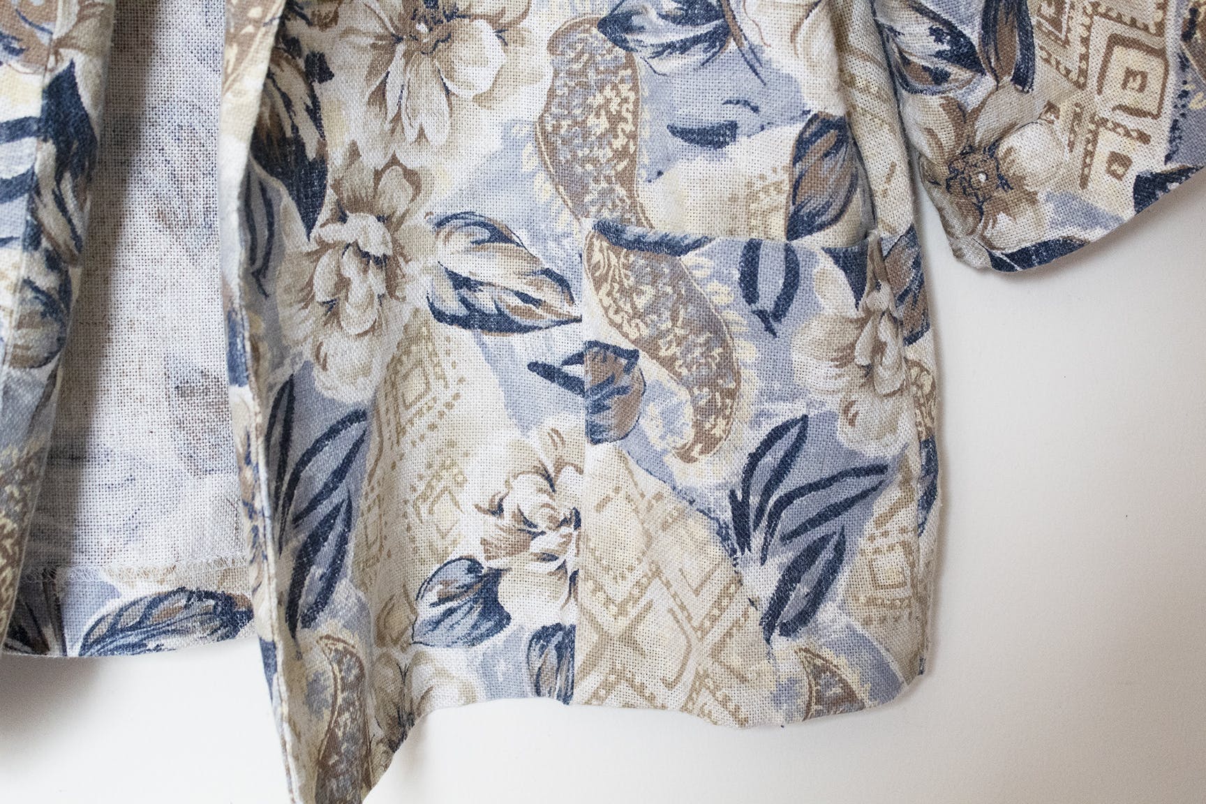 Vintage 80’s Beige Floral Mixed Print No Button Blazer by Alice Stuart ...