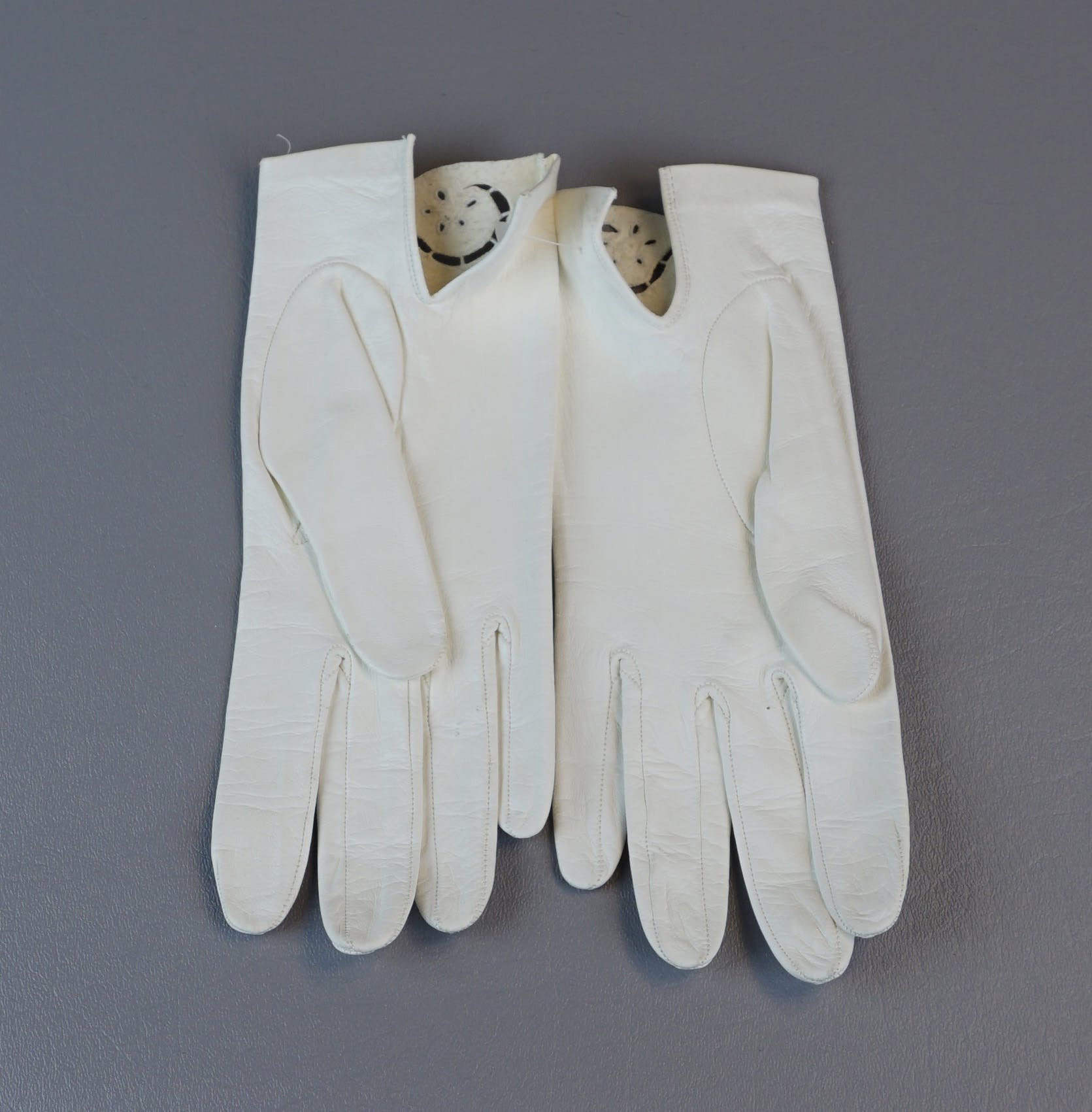 Vintage 60's White Leather Gloves with Cut Work Detail | Shop THRILLING