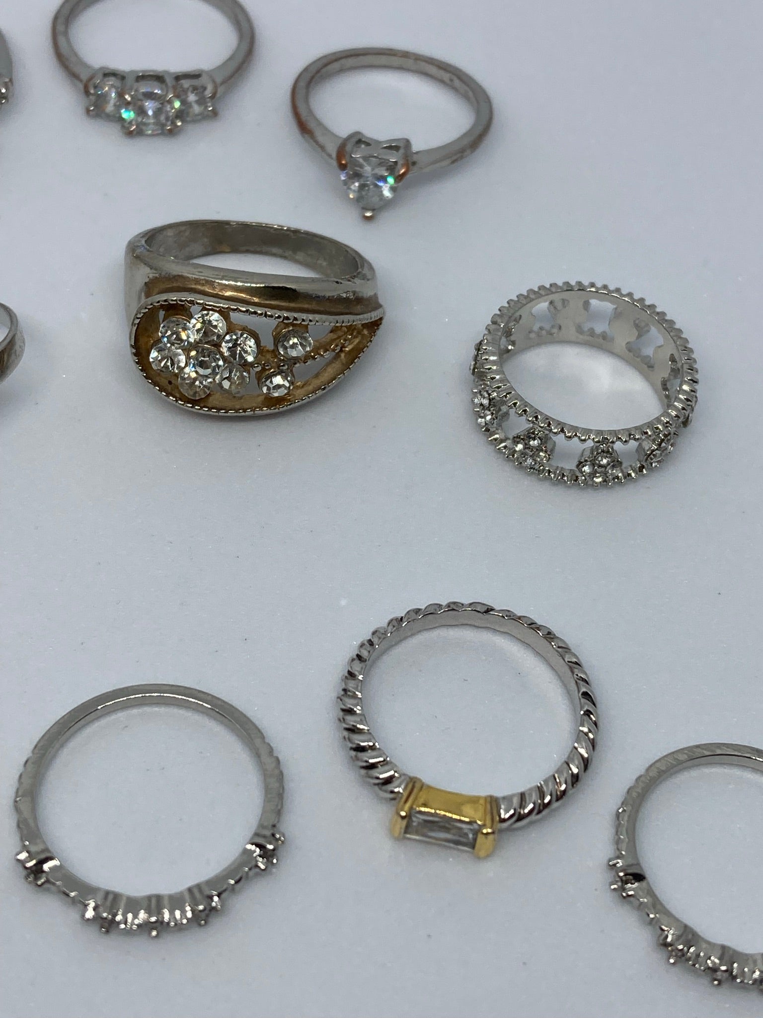 Vintage 80s/90s Lot Of 17 Silver And Gold Tone Rings Withcrystals ...