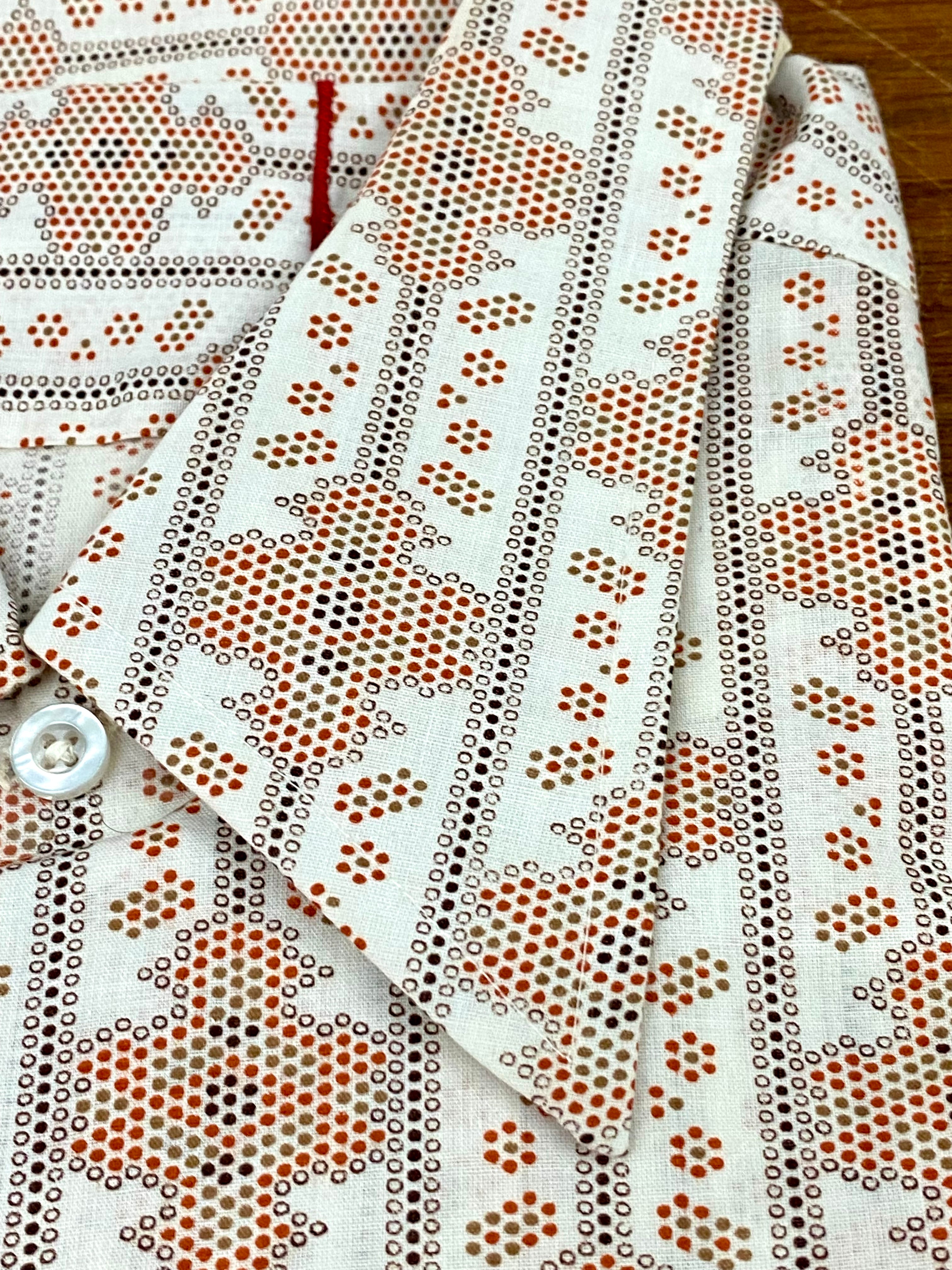 Vintage 70s Mens Retro Pattern Red Dots On White Shirt | Shop THRILLING
