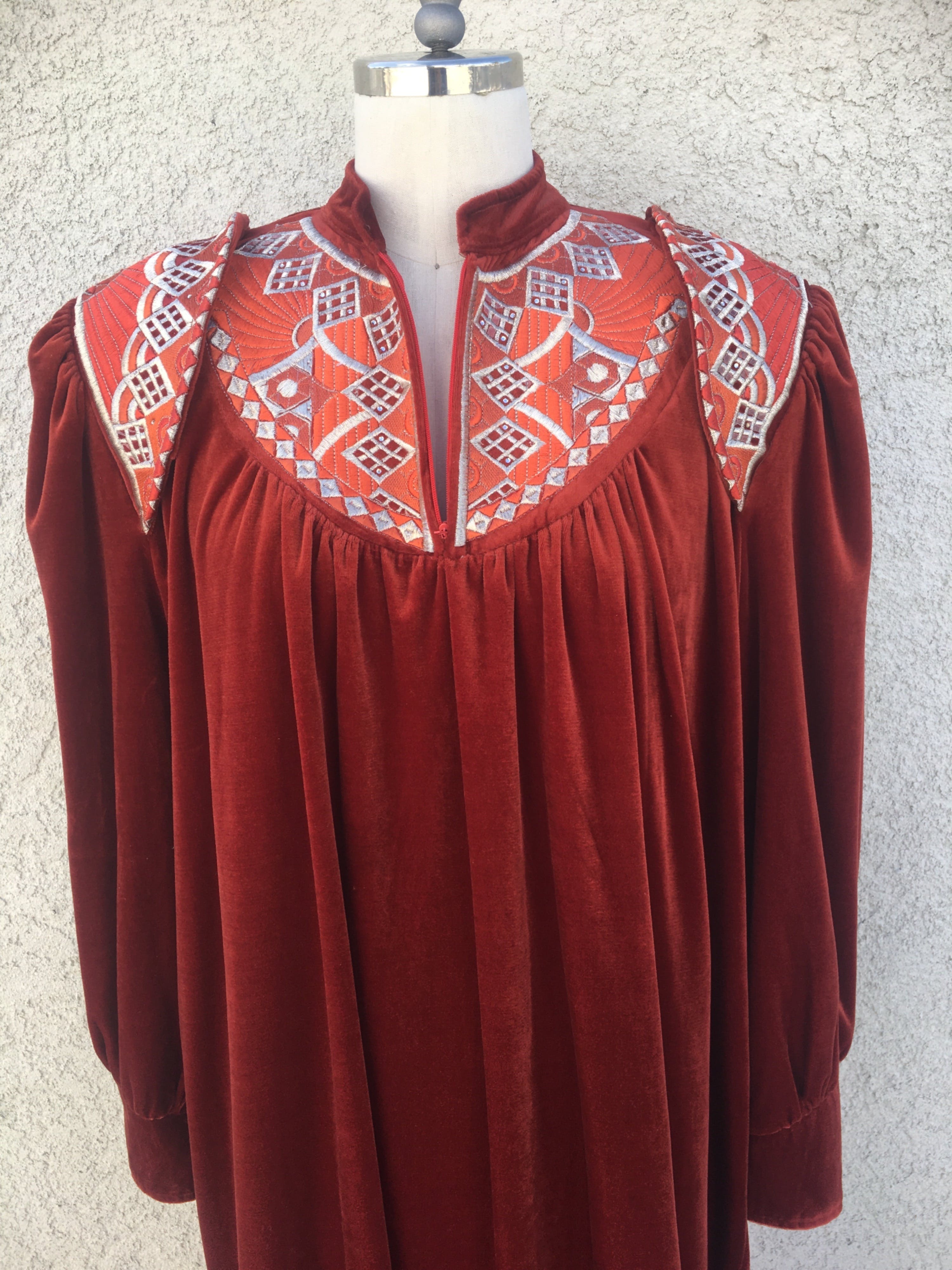 Vintage 80's Ornate Rust Robe with Zipper | Shop THRILLING