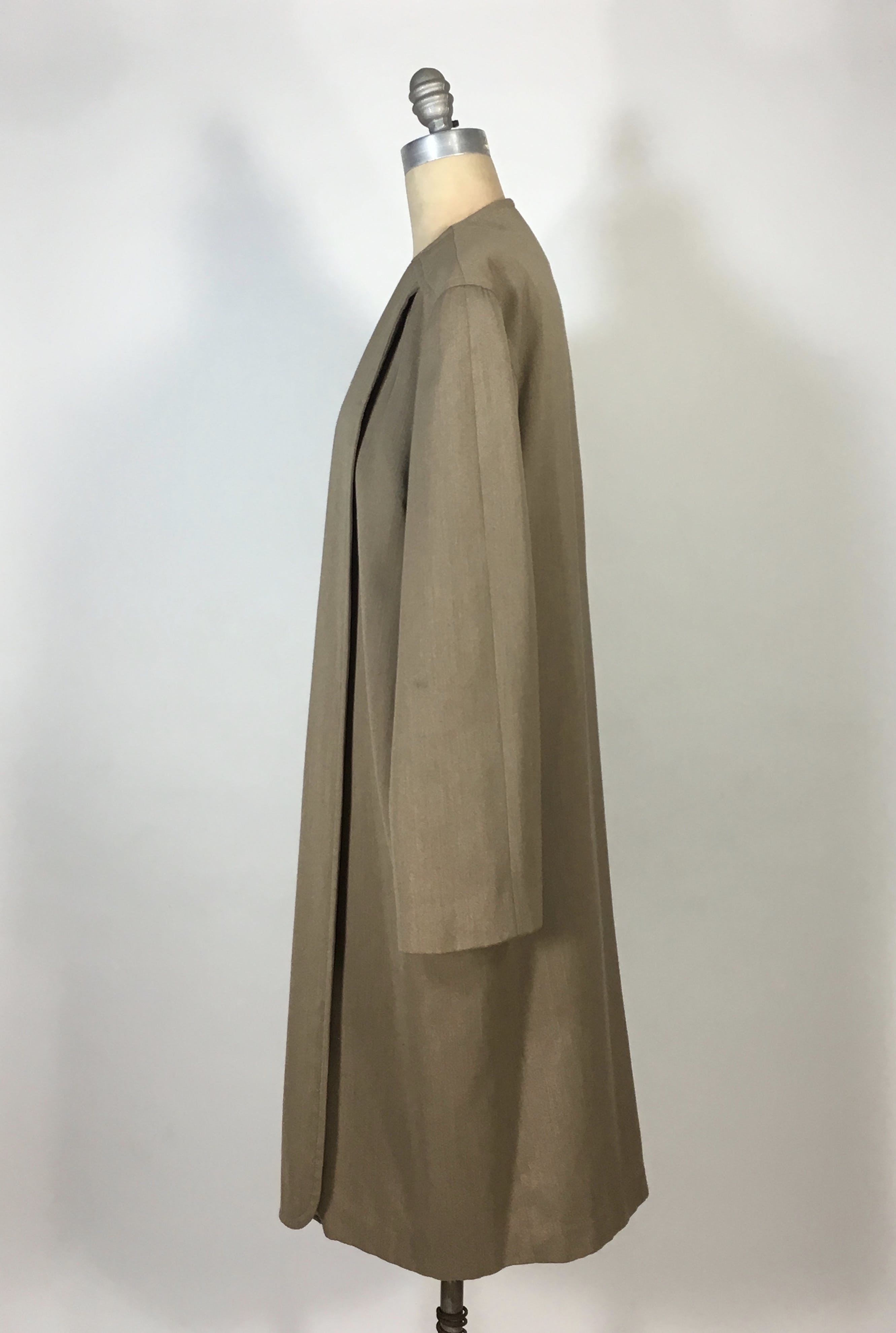 Vintage 90's Crisp Tan Duster Coat by Oleg Cassini | Shop THRILLING