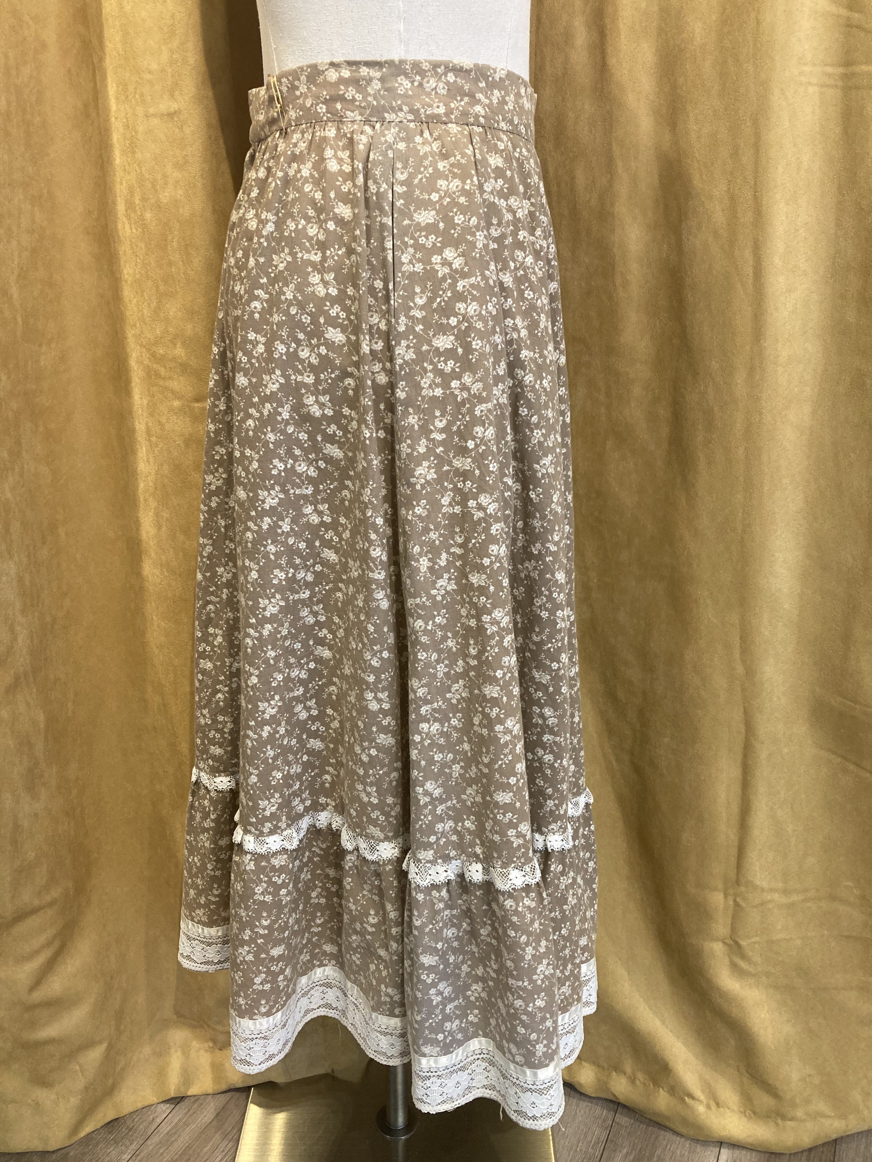 Vintage 70’s Tan Floral Skirt | Shop THRILLING