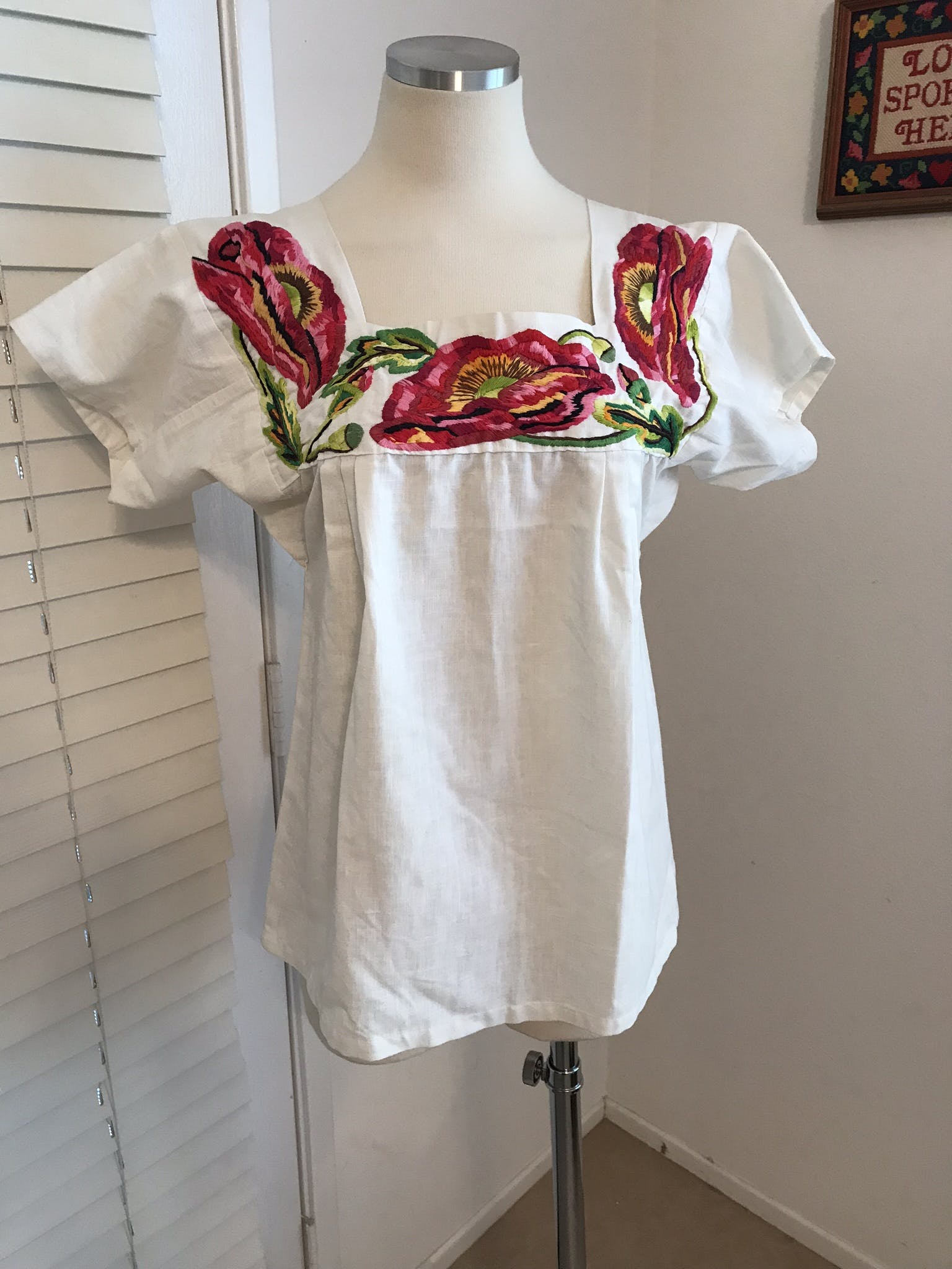 Vintage 70’s Hand Embroidered Mexican Floral Blouse | Shop THRILLING