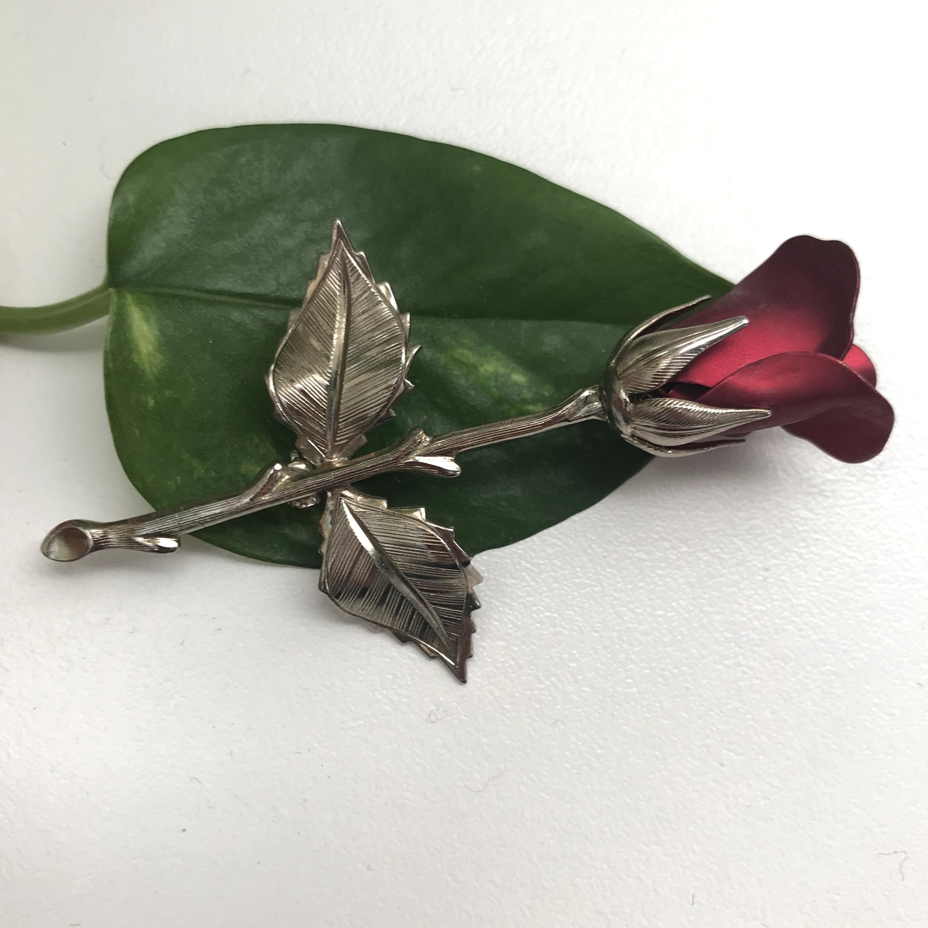 Vintage 90's Red Rose Silver Tone Pin | Shop THRILLING