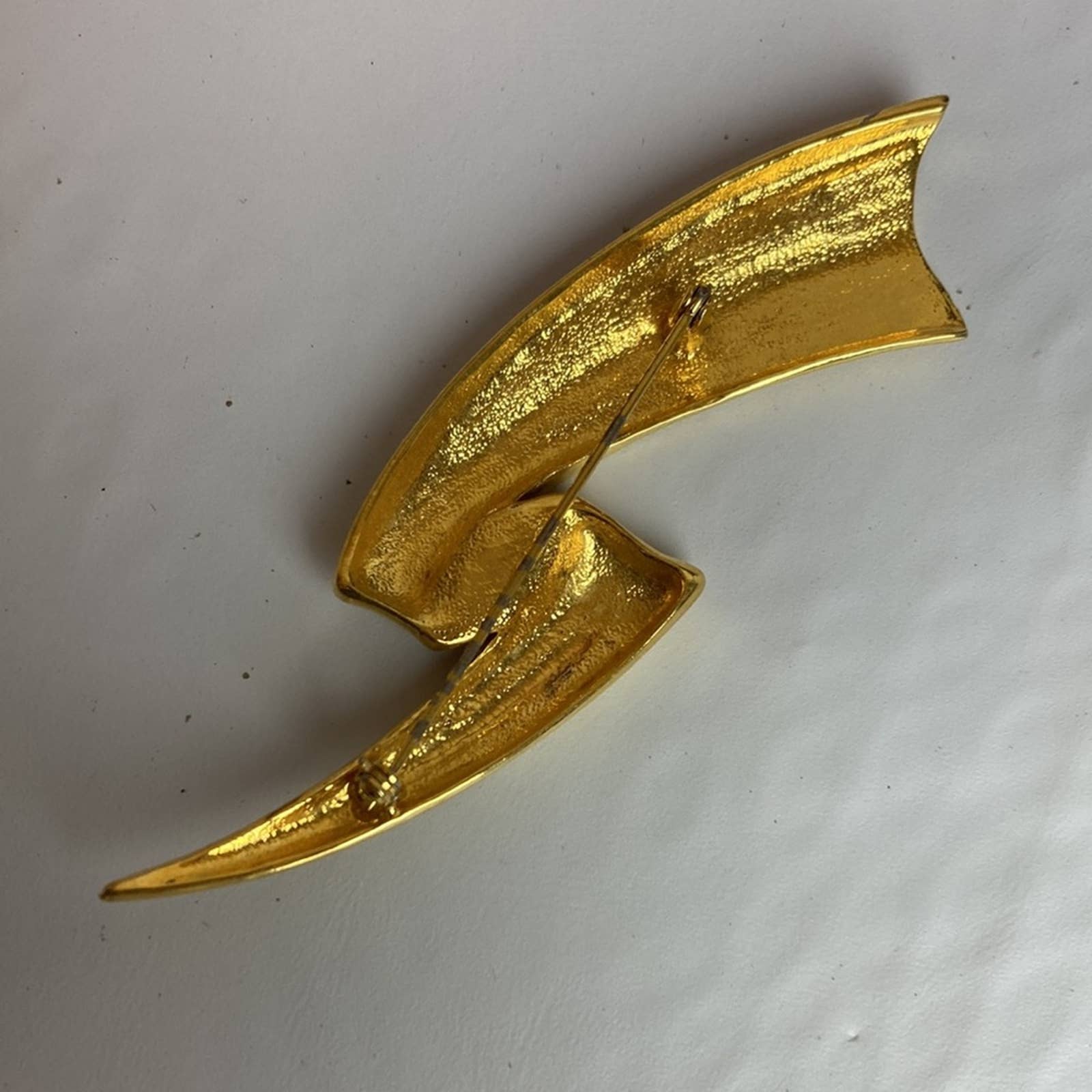 Vintage Gold Tone Stylized Modern Brooch Statement Party Prom Flag Fab ...